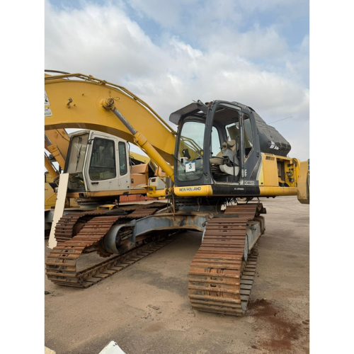 INOPERACIONAL (FALTA DE MOTOR E BOMBA HIDRAÚLICA, DIVERSOS COMPONENTES E PEÇAS)